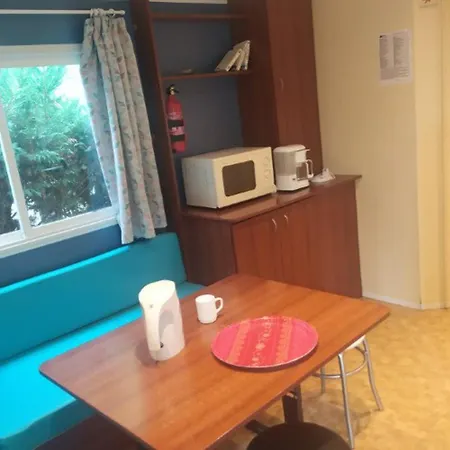 Mobil Avec Terrasse Pour 6 Personnes - Api-1-52-1077 *