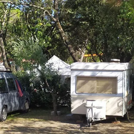 Mobil Avec Terrasse Pour 6 Personnes - Api-1-52-1077
